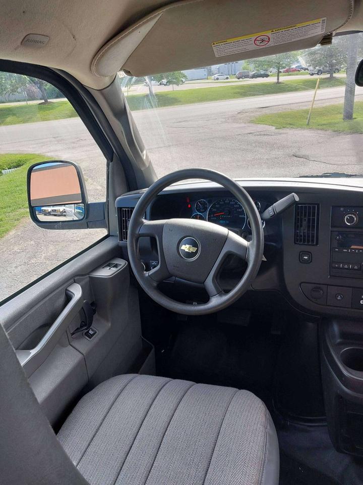 2019 Chevrolet Express 2500 V6 Cargo Van 135" WB Photo