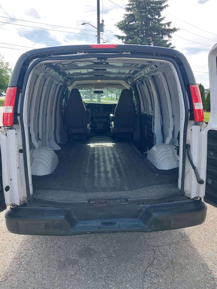 2019 Chevrolet Express 2500 V6 Cargo Van 135" WB Photo