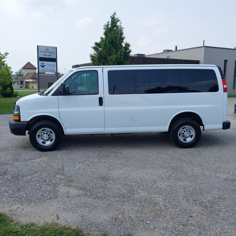 2022 Chevrolet Express 2500 12 Passenger Van Photo