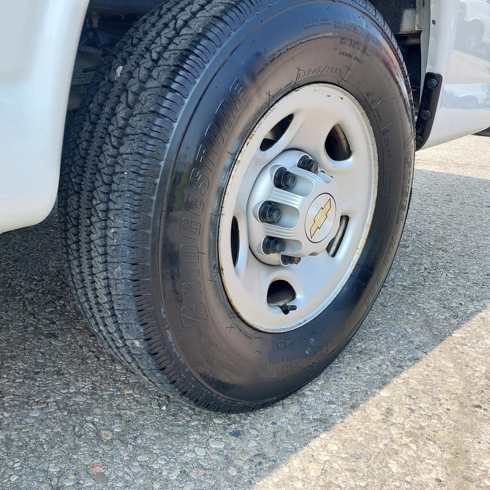 2022 Chevrolet Express 2500 12 Passenger Van Photo