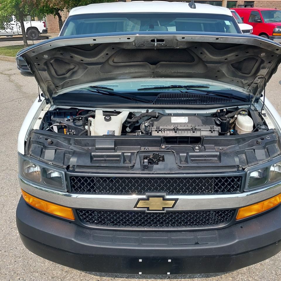 2022 Chevrolet Express 2500 12 Passenger Van Photo