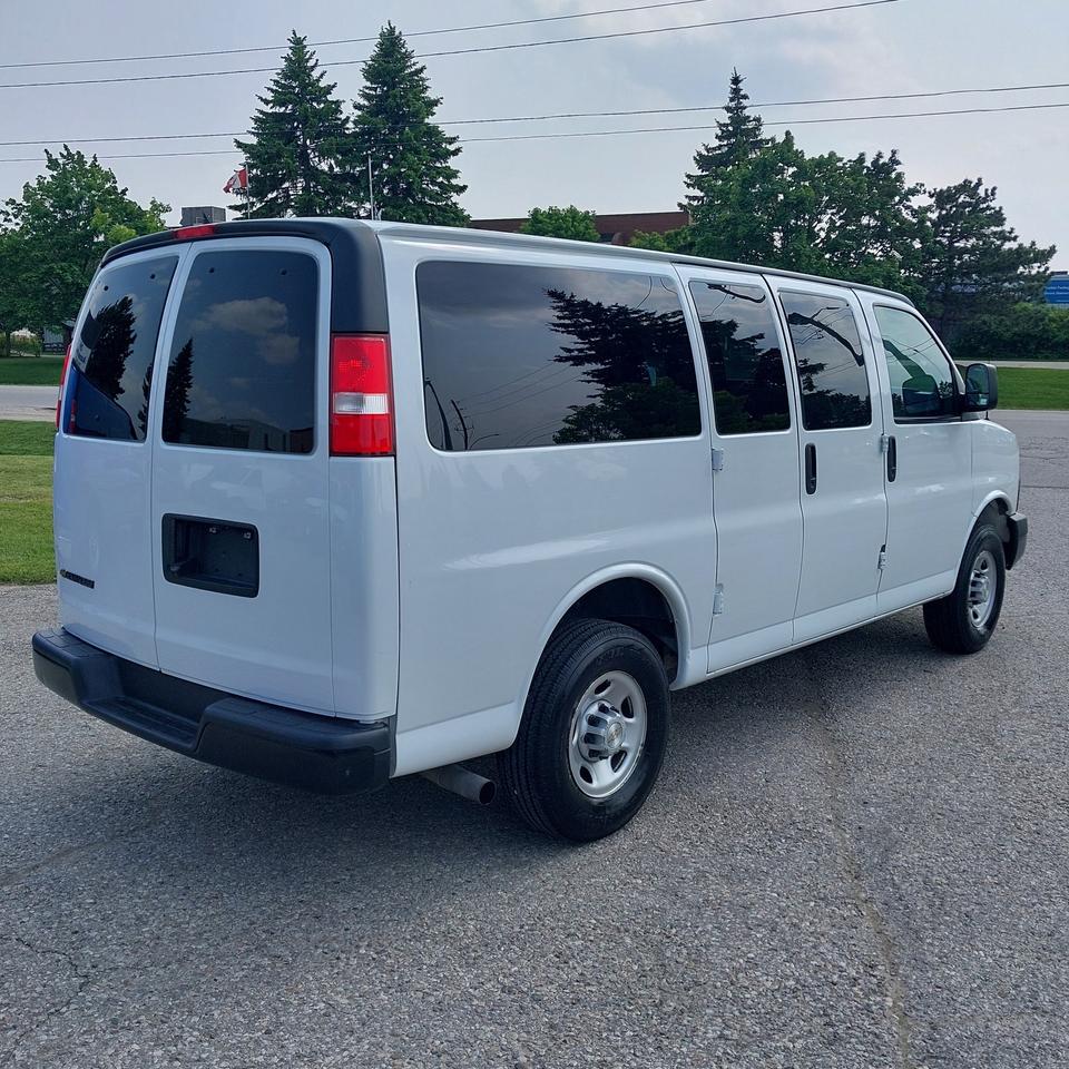 2022 Chevrolet Express 2500 12 Passenger Van Photo