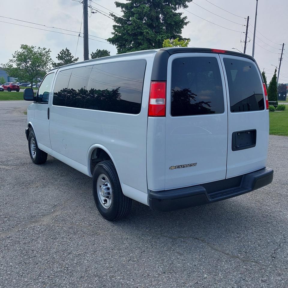2022 Chevrolet Express 2500 12 Passenger Van Photo2