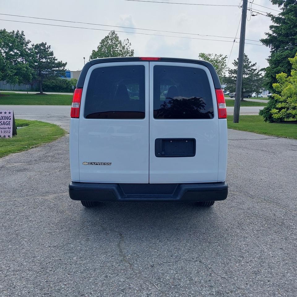 2022 Chevrolet Express 2500 12 Passenger Van Photo3