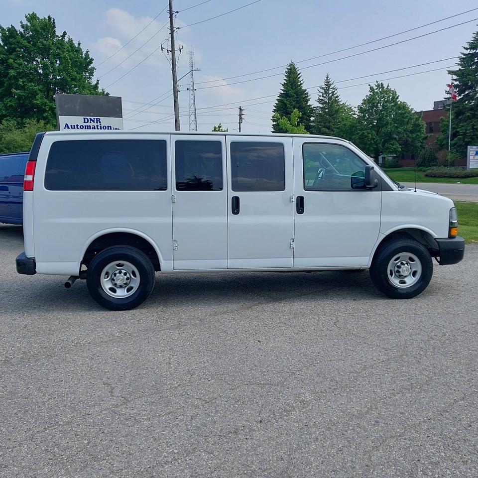 2022 Chevrolet Express 2500 12 Passenger Van Photo