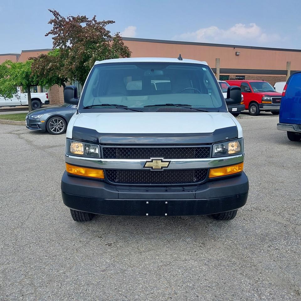 2022 Chevrolet Express 2500 12 Passenger Van Photo