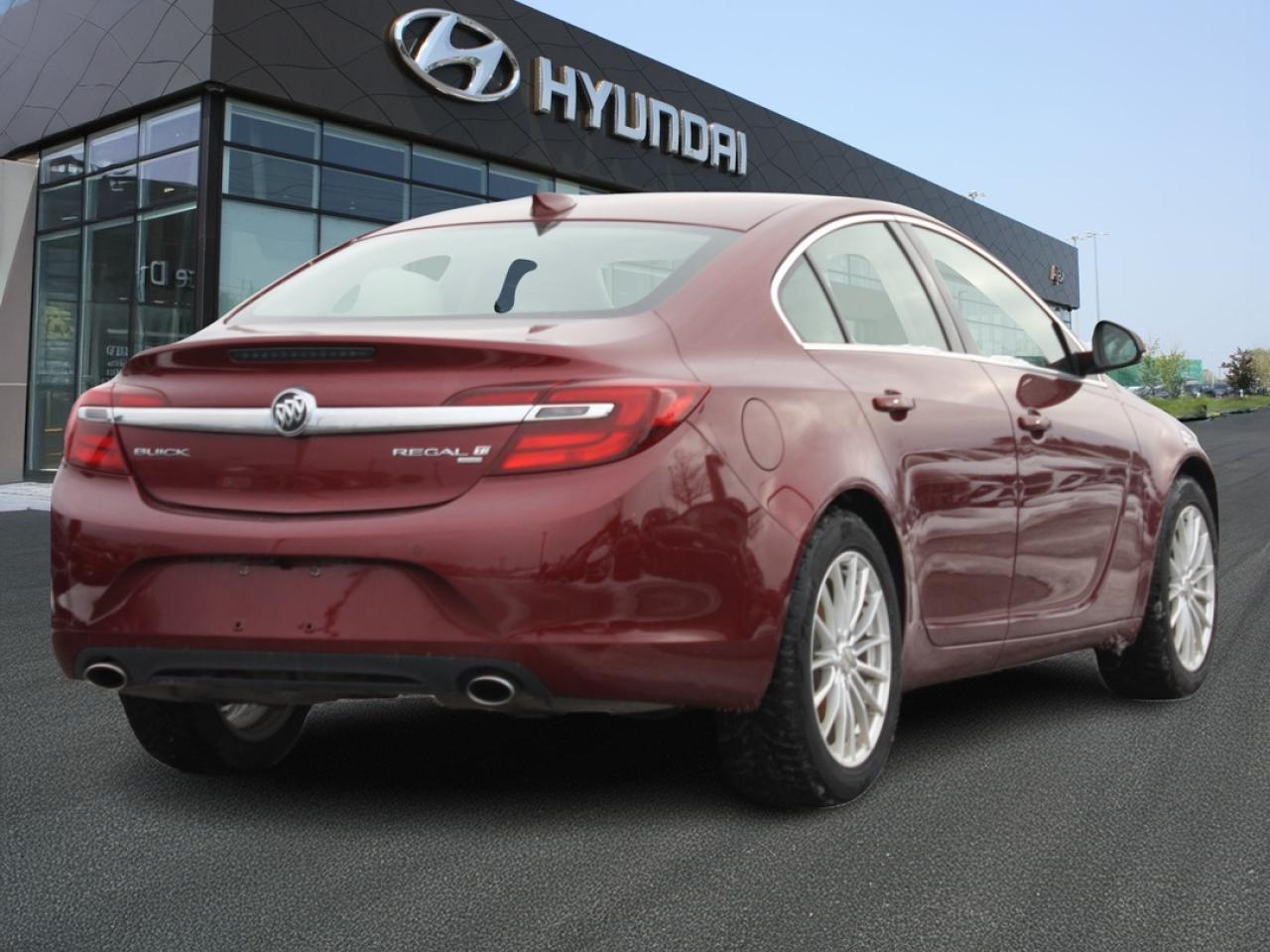 2016 Buick Regal 4dr Sdn Premium I AWD Photo3