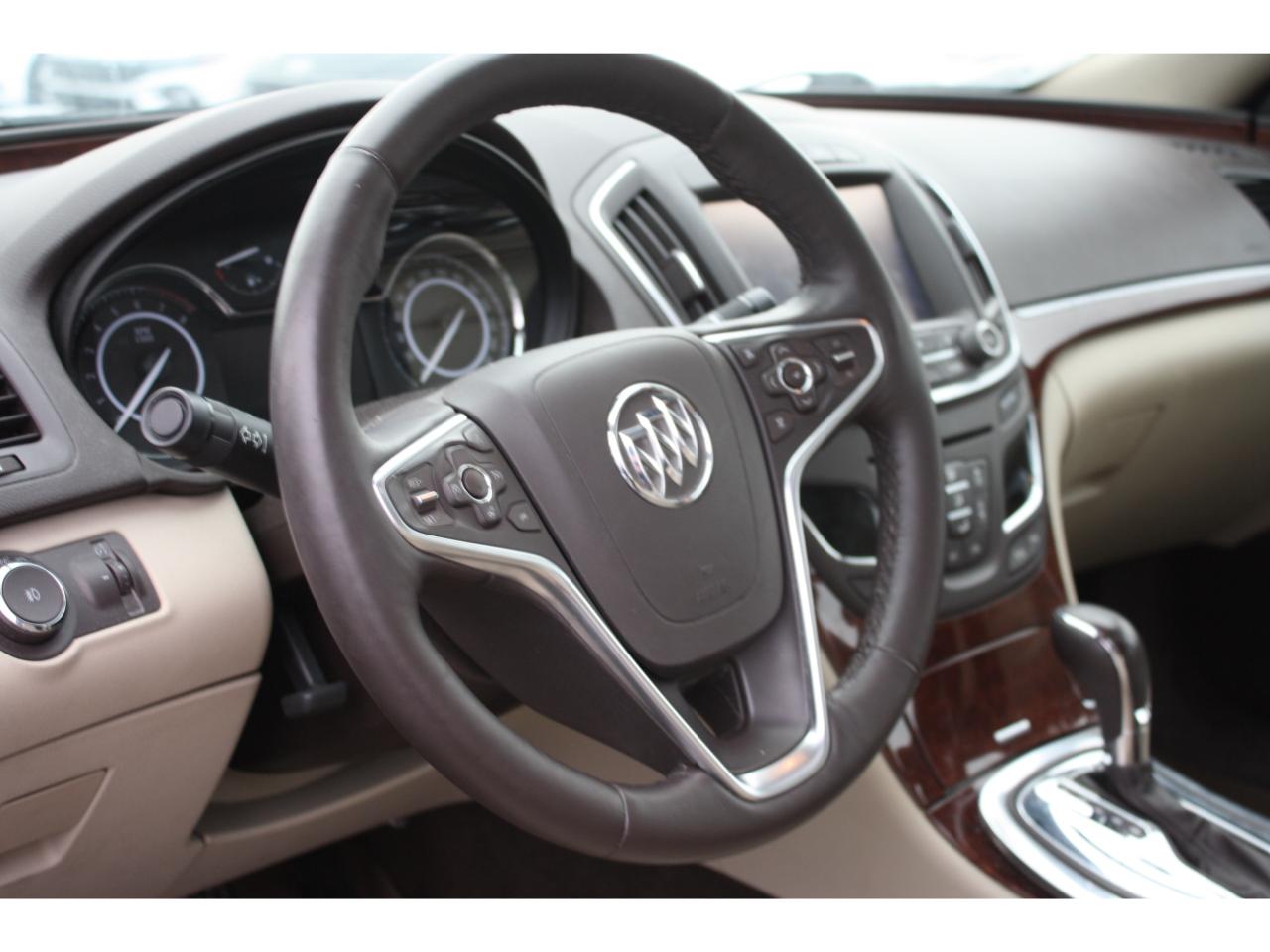 2016 Buick Regal 4dr Sdn Premium I AWD Photo