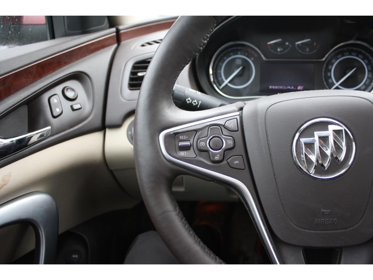 2016 Buick Regal 4dr Sdn Premium I AWD Photo