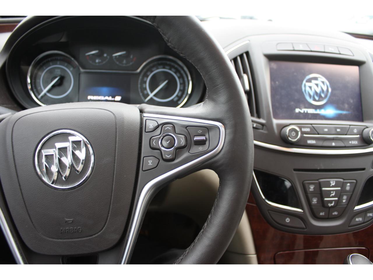 2016 Buick Regal 4dr Sdn Premium I AWD Photo