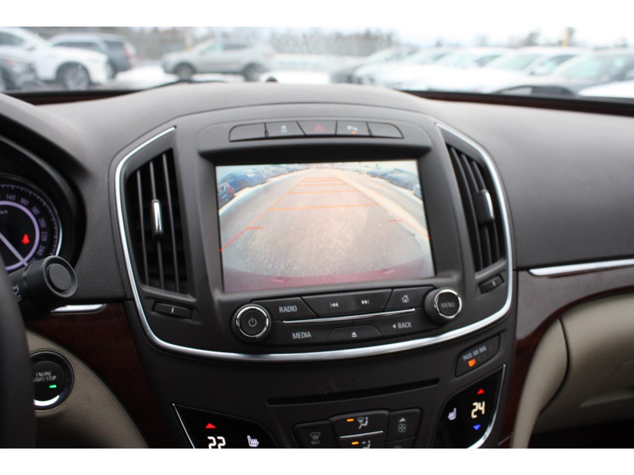 2016 Buick Regal 4dr Sdn Premium I AWD Photo