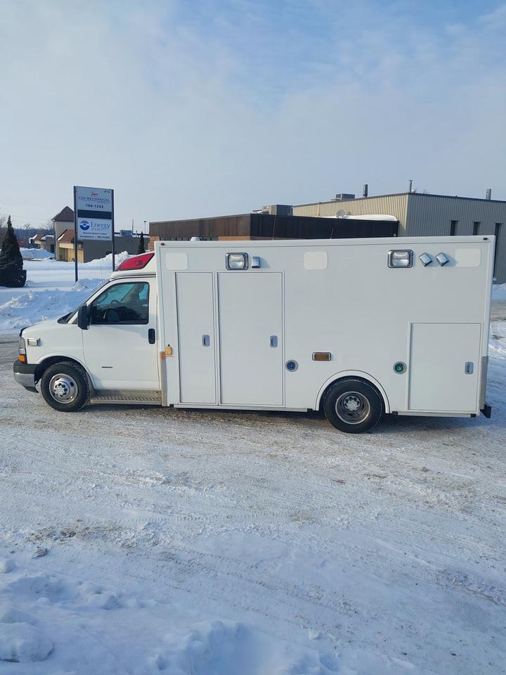 2016 Chevrolet Express 3500 Duramax Ambulance Camper Photo