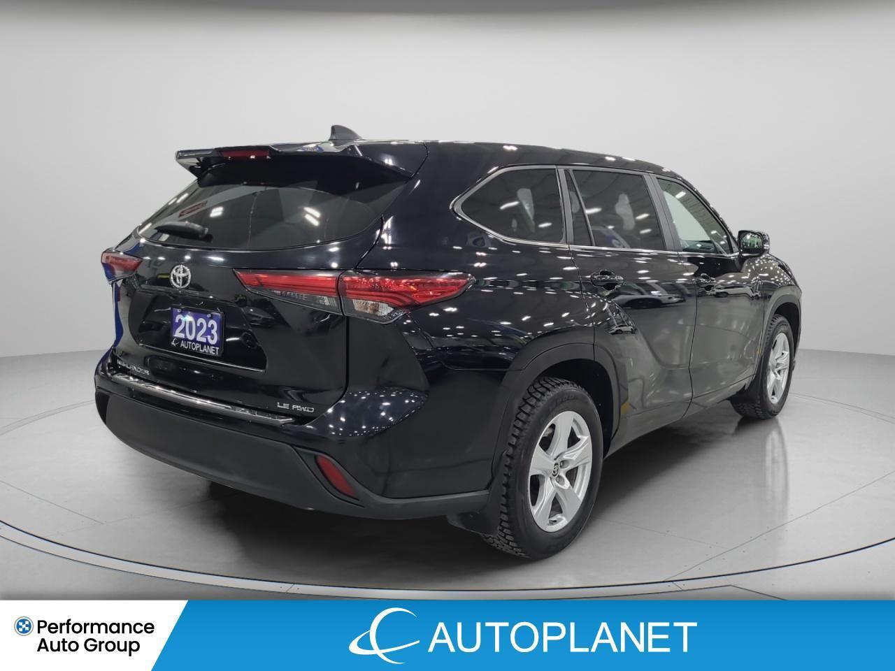 2023 Toyota Highlander LE AWD, 8-Seater, Heated Seats, Apple CarPlay! Photo4