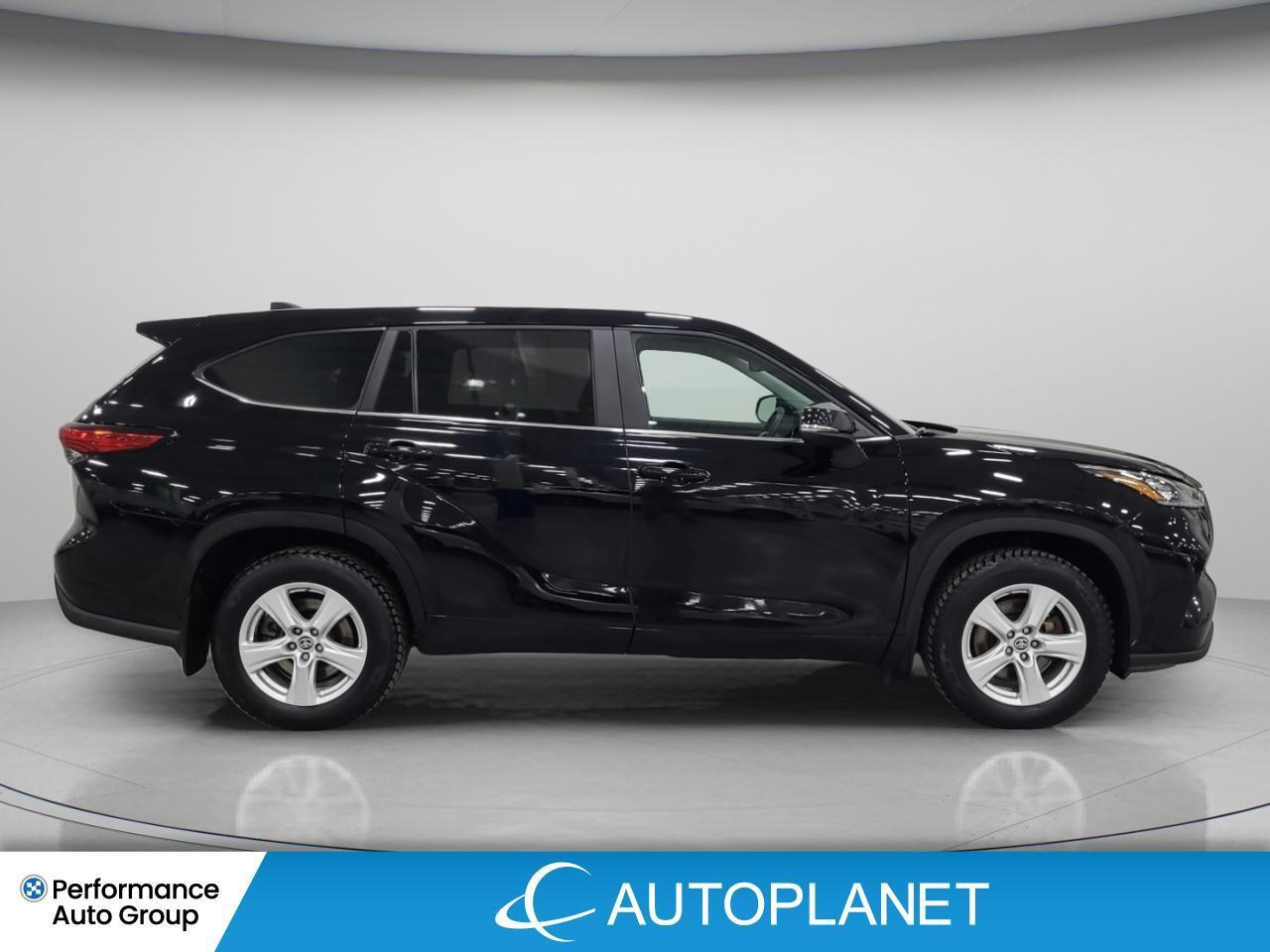 2023 Toyota Highlander LE AWD, 8-Seater, Heated Seats, Apple CarPlay! Photo