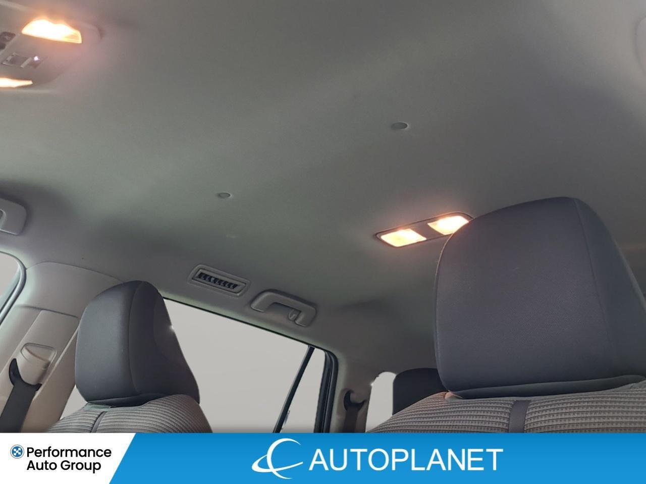 2023 Toyota Highlander LE AWD, 8-Seater, Heated Seats, Apple CarPlay! Photo