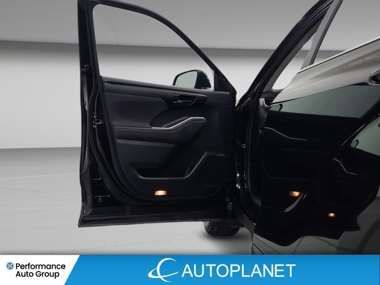 2023 Toyota Highlander LE AWD, 8-Seater, Heated Seats, Apple CarPlay! Photo