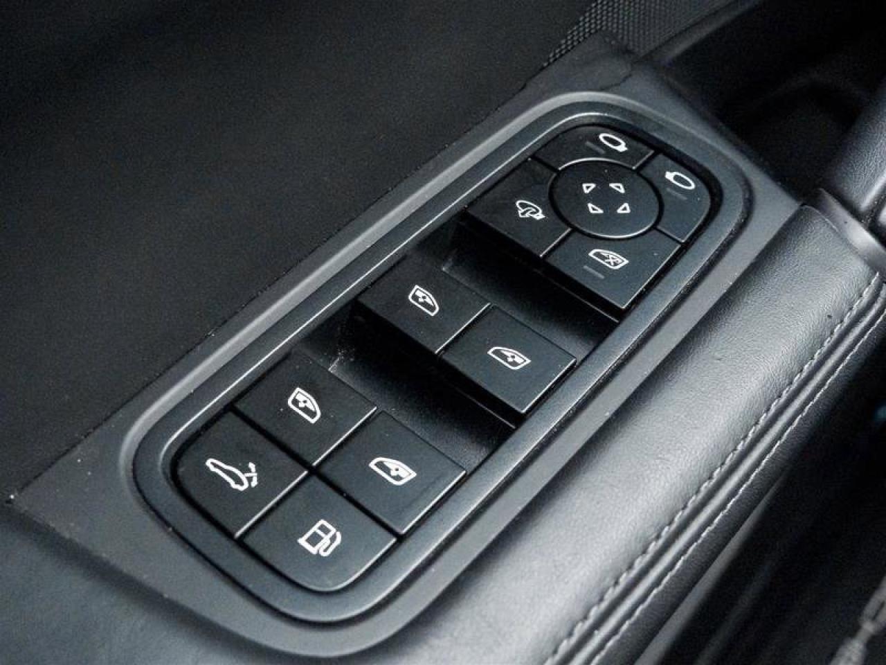 2025 Porsche Cayenne E-Hybrid Coupe AWD Premium Pkg Plus 21 Cayenne Exc Photo