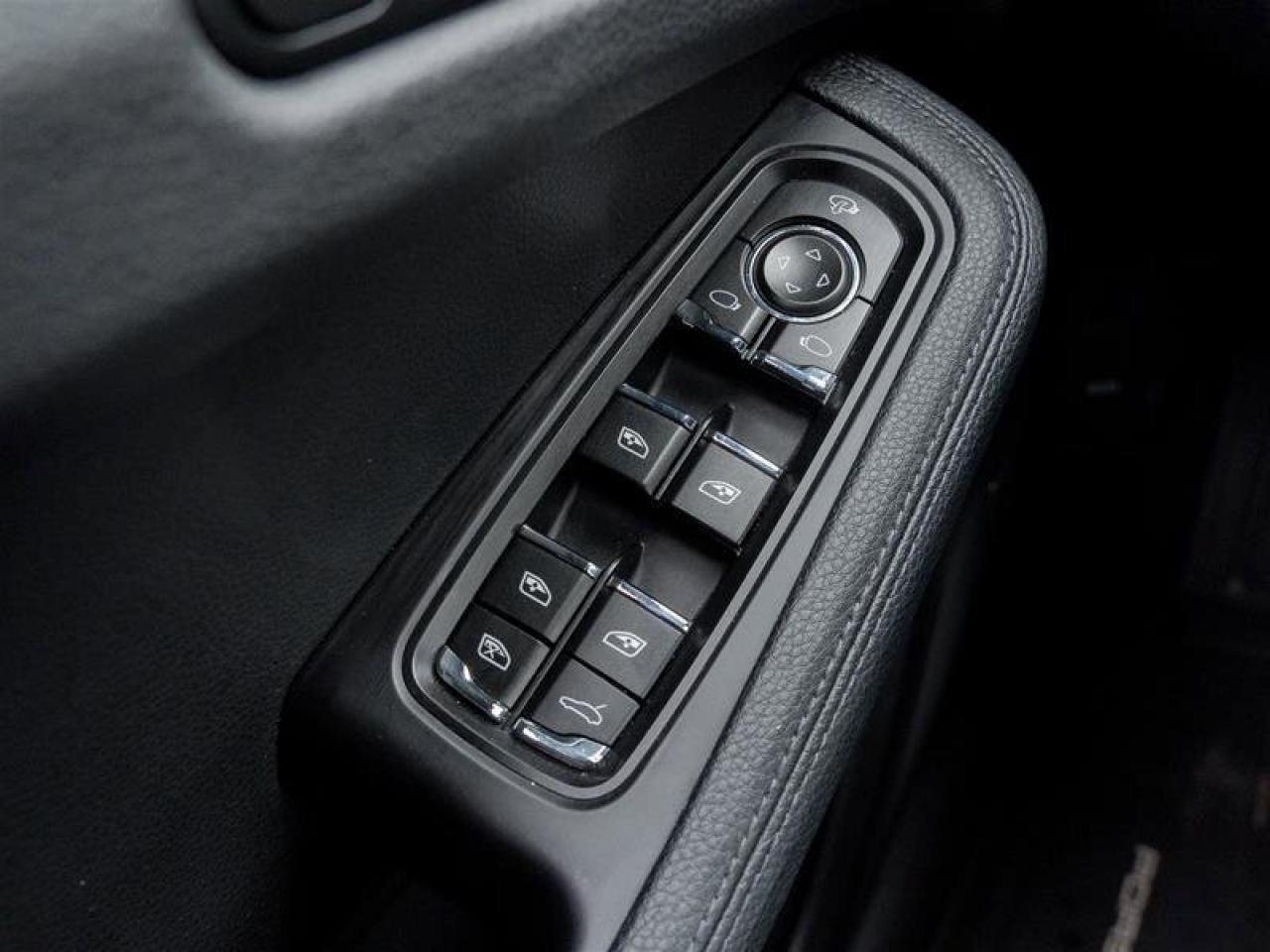 2022 Porsche Macan AWD Premium Pkg Plus 20 Macan S Wheels in Dark Tit Photo