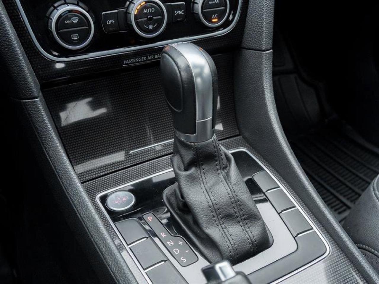 2015 Volkswagen Passat Highline 3.6L DSG Back-up Camera Front Fof Lamps A Photo