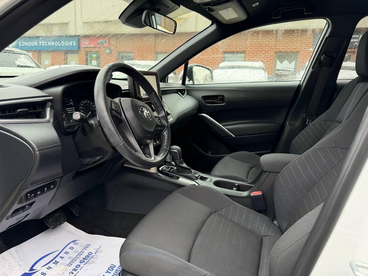 2023 Toyota Corolla Cross Hybrid SE AWD, ONE OWNER, NO ACCIDENT Photo