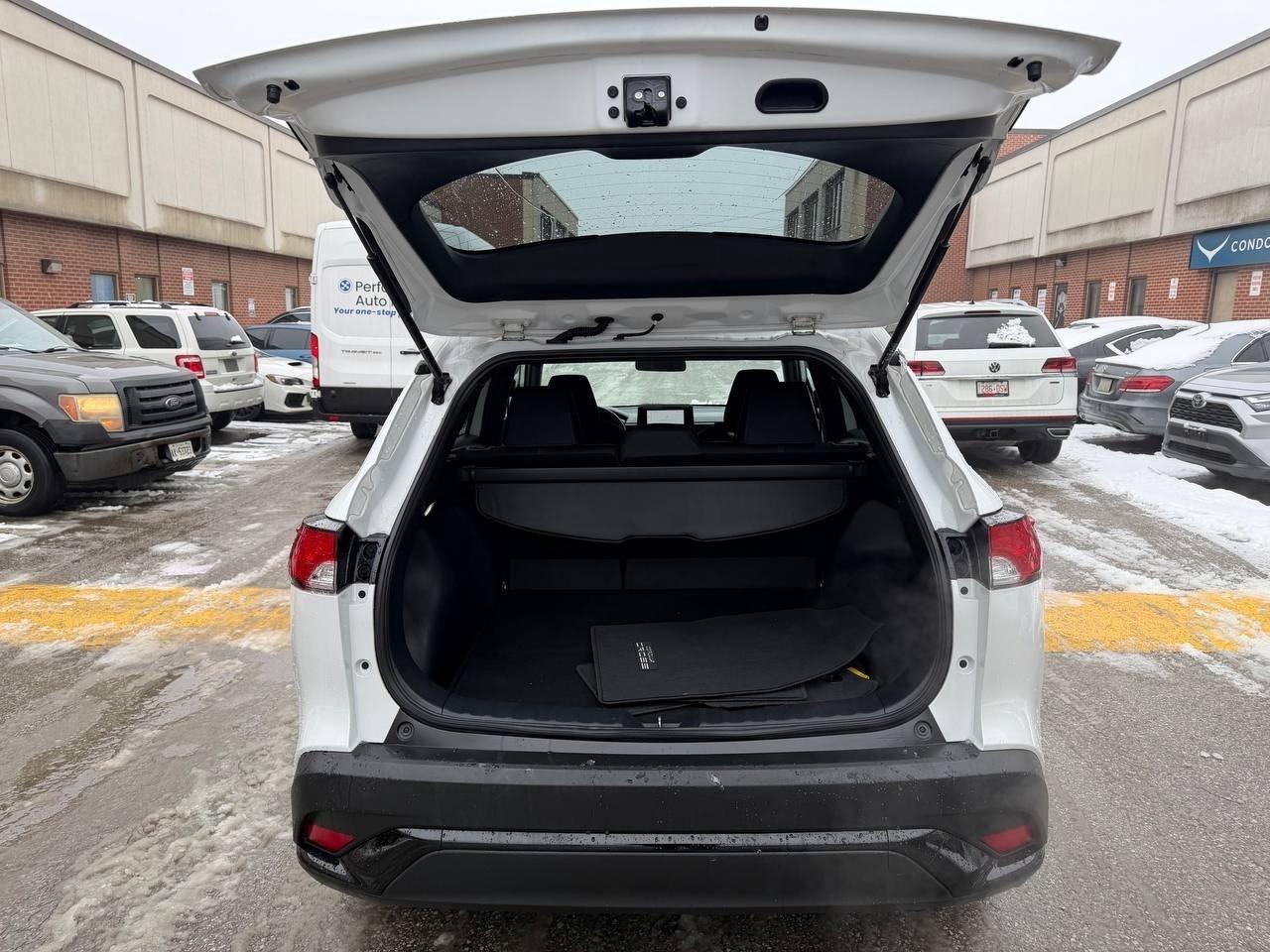 2023 Toyota Corolla Cross Hybrid SE AWD, ONE OWNER, NO ACCIDENT Photo