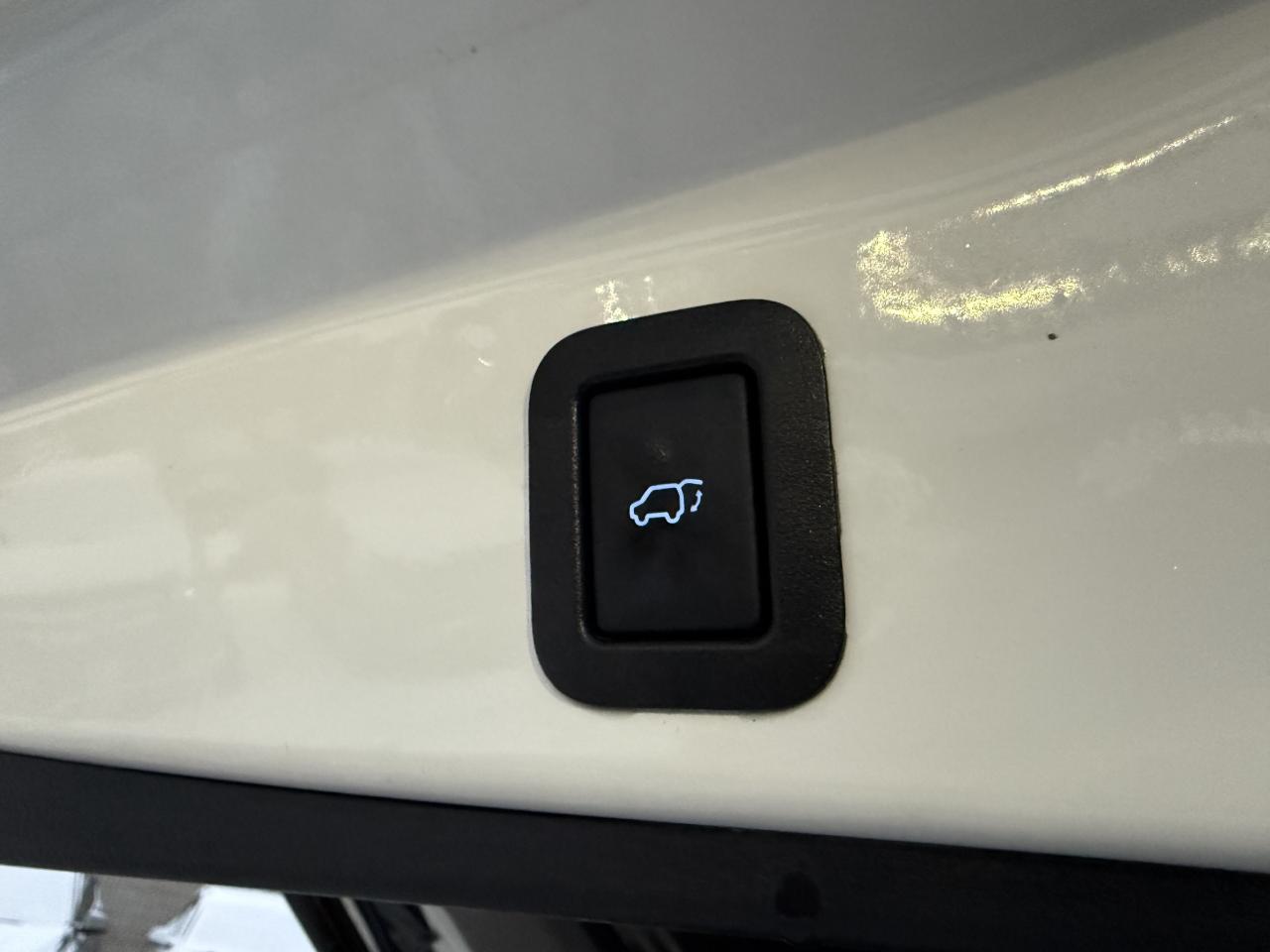 2018 Toyota Highlander Limited AWD Hybrid  ACCIDENT FREE CERTIFIED MINT Photo