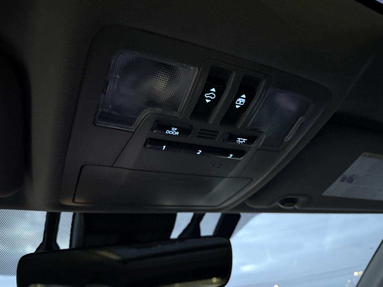 2018 Toyota Highlander Limited AWD Hybrid  ACCIDENT FREE CERTIFIED MINT Photo