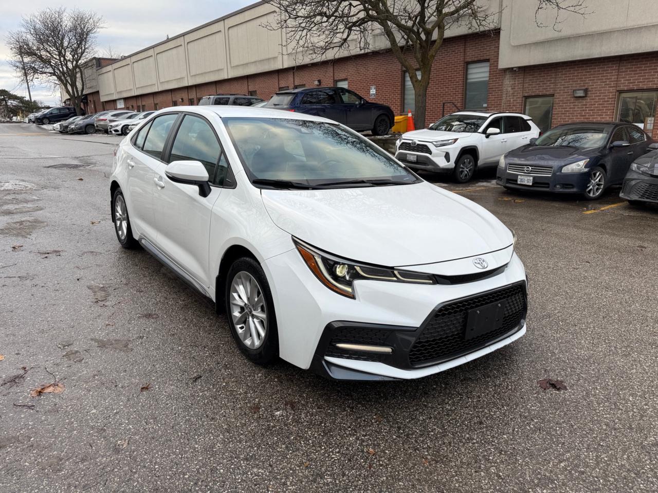2021 Toyota Corolla SE , ONE OWNER , LOW MILEAGE Photo