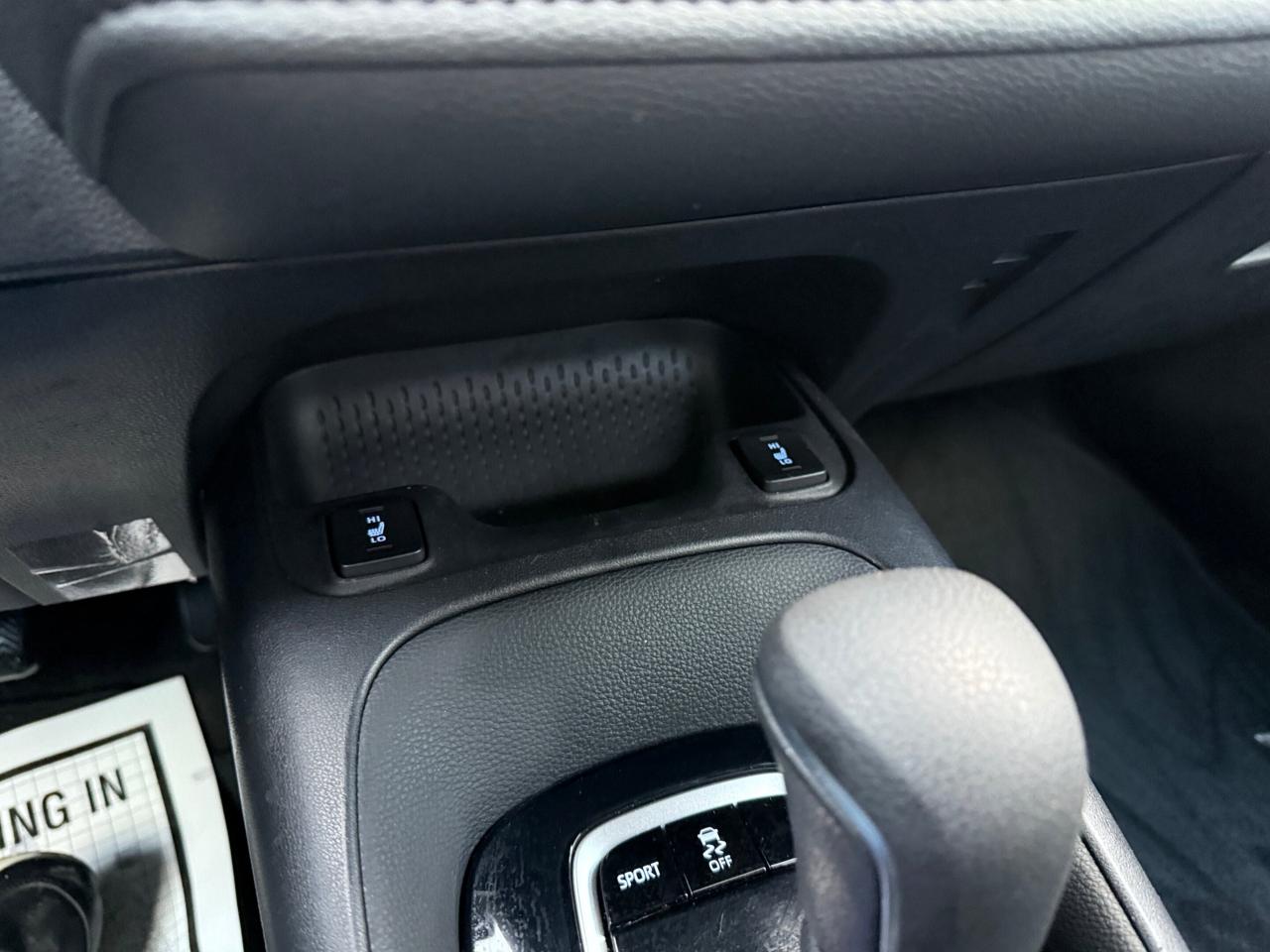 2021 Toyota Corolla SE , ONE OWNER , LOW MILEAGE Photo