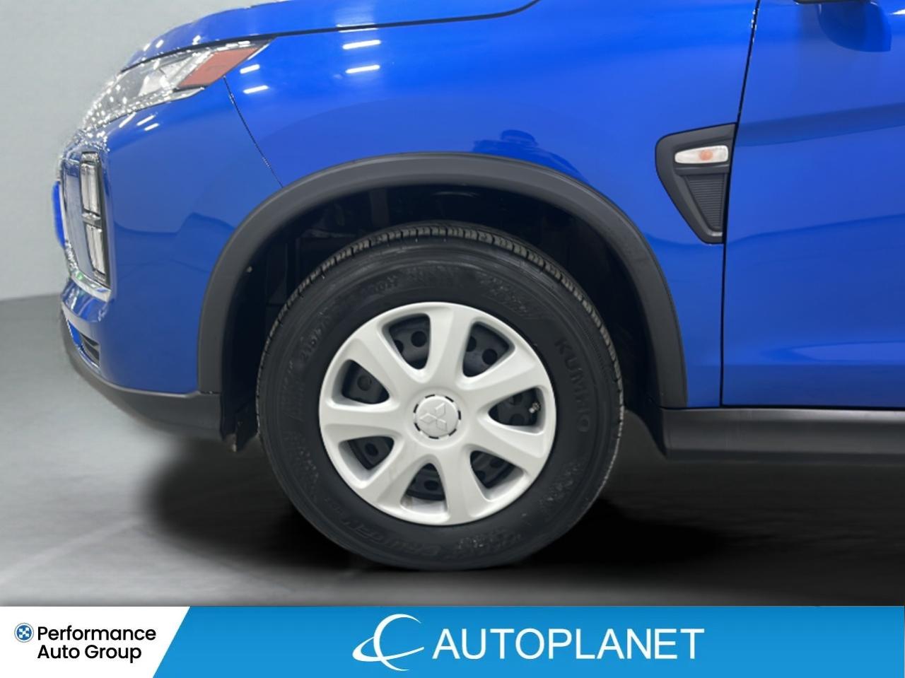 2023 Mitsubishi RVR ES 4x4, Apple CarPlay, Heated Seats! Photo