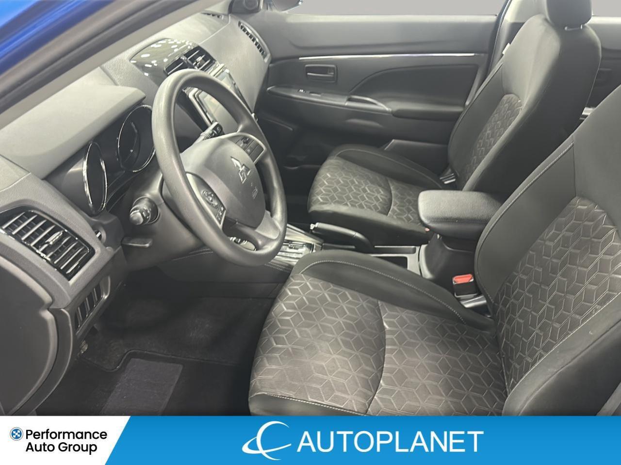 2023 Mitsubishi RVR ES 4x4, Apple CarPlay, Heated Seats! Photo