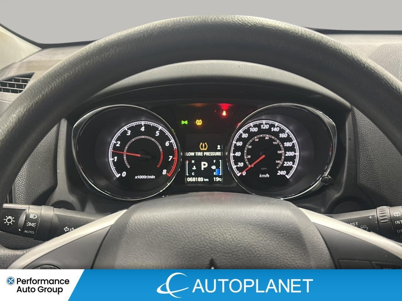 2023 Mitsubishi RVR ES 4x4, Apple CarPlay, Heated Seats! Photo