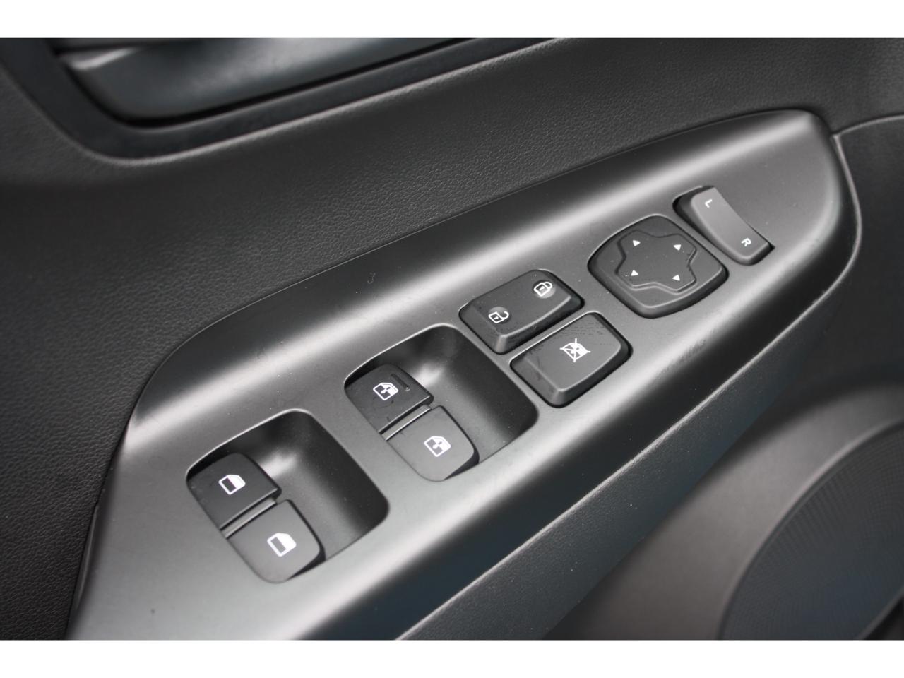 2023 Hyundai KONA 2.0L Preferred FWD / Heated Seats / Blind Spot Photo