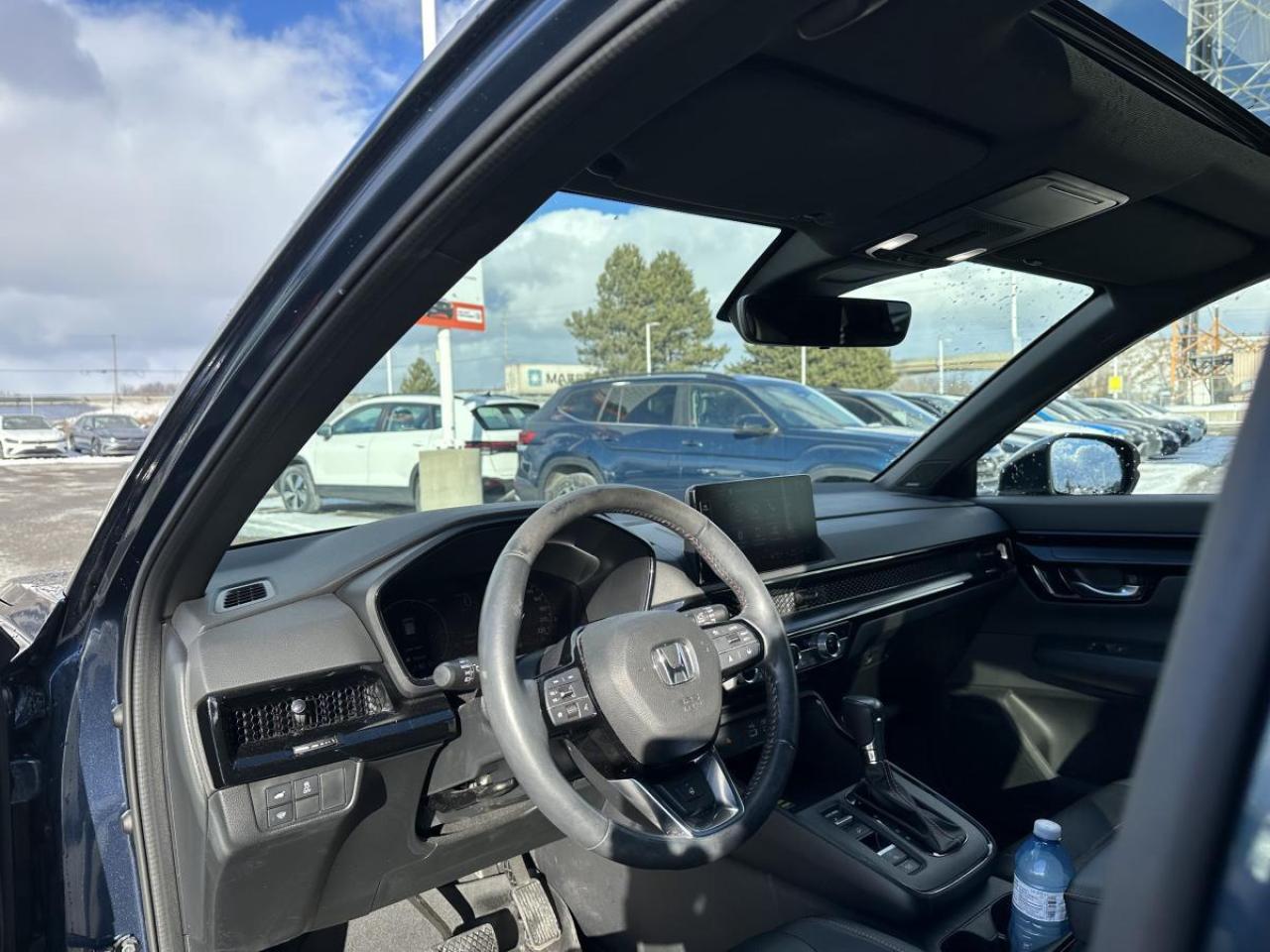 2024 Honda CR-V Hybrid Touring AWD - 1 OWNER Photo