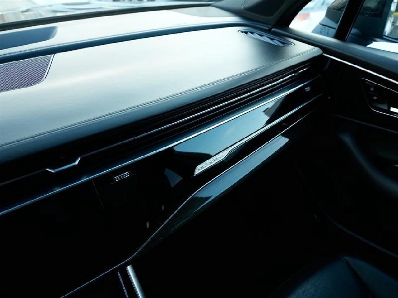 2022 Audi Q7 55 3.0T Technik quattro 8sp Tiptronic Photo
