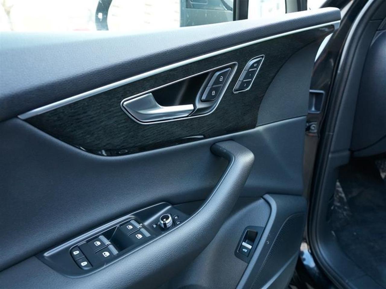 2022 Audi Q7 55 3.0T Technik quattro 8sp Tiptronic Photo