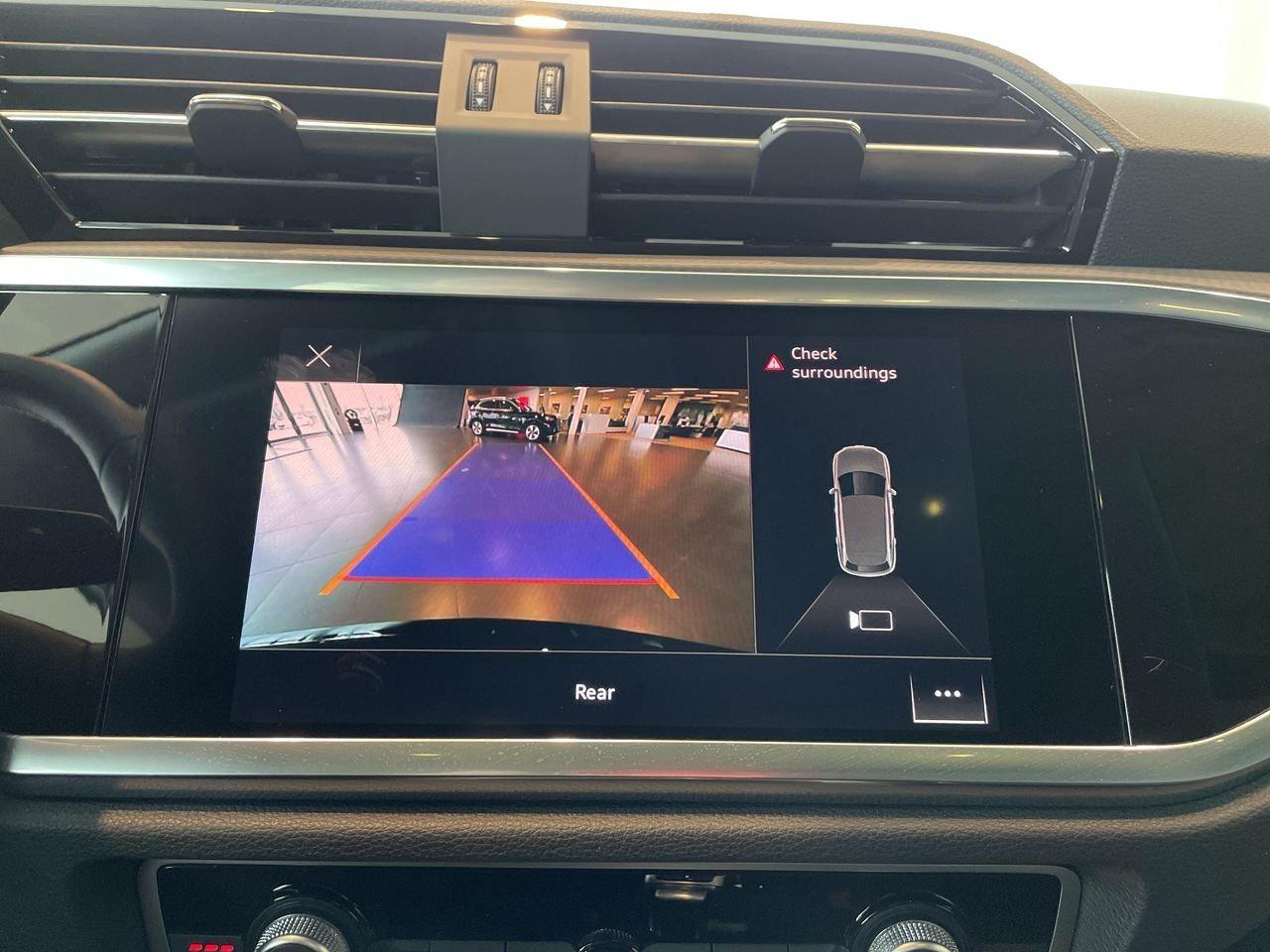 2022 Audi Q3 45 2.0T Komfort   4.49% up to 48m Photo