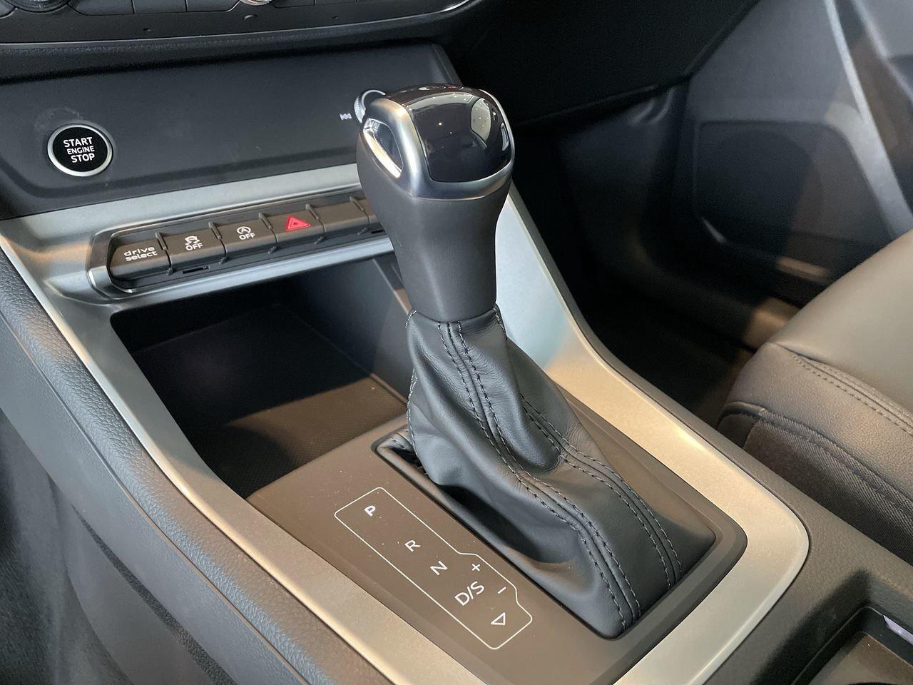 2022 Audi Q3 45 2.0T Komfort   4.49% up to 48m Photo