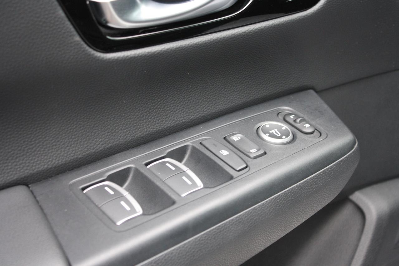 2024 Honda CR-V Hybrid Touring AWD / Leather / Heated Seats / Sunroof Photo