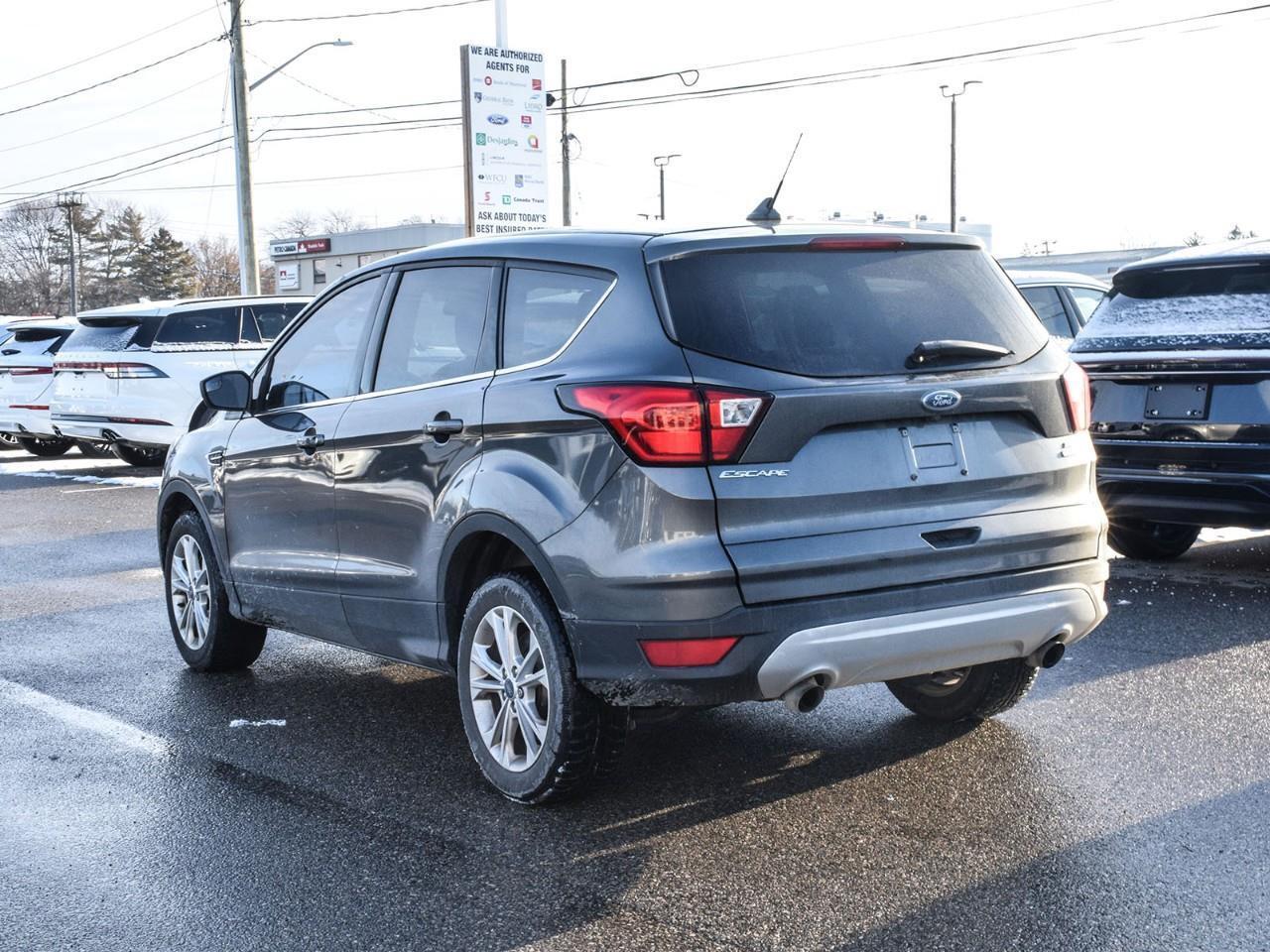 2019 Ford Escape SE Low Milage   4WD   Heated Seats Photo3