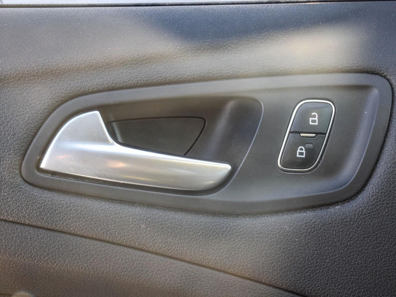 2019 Ford Escape SE Low Milage   4WD   Heated Seats Photo