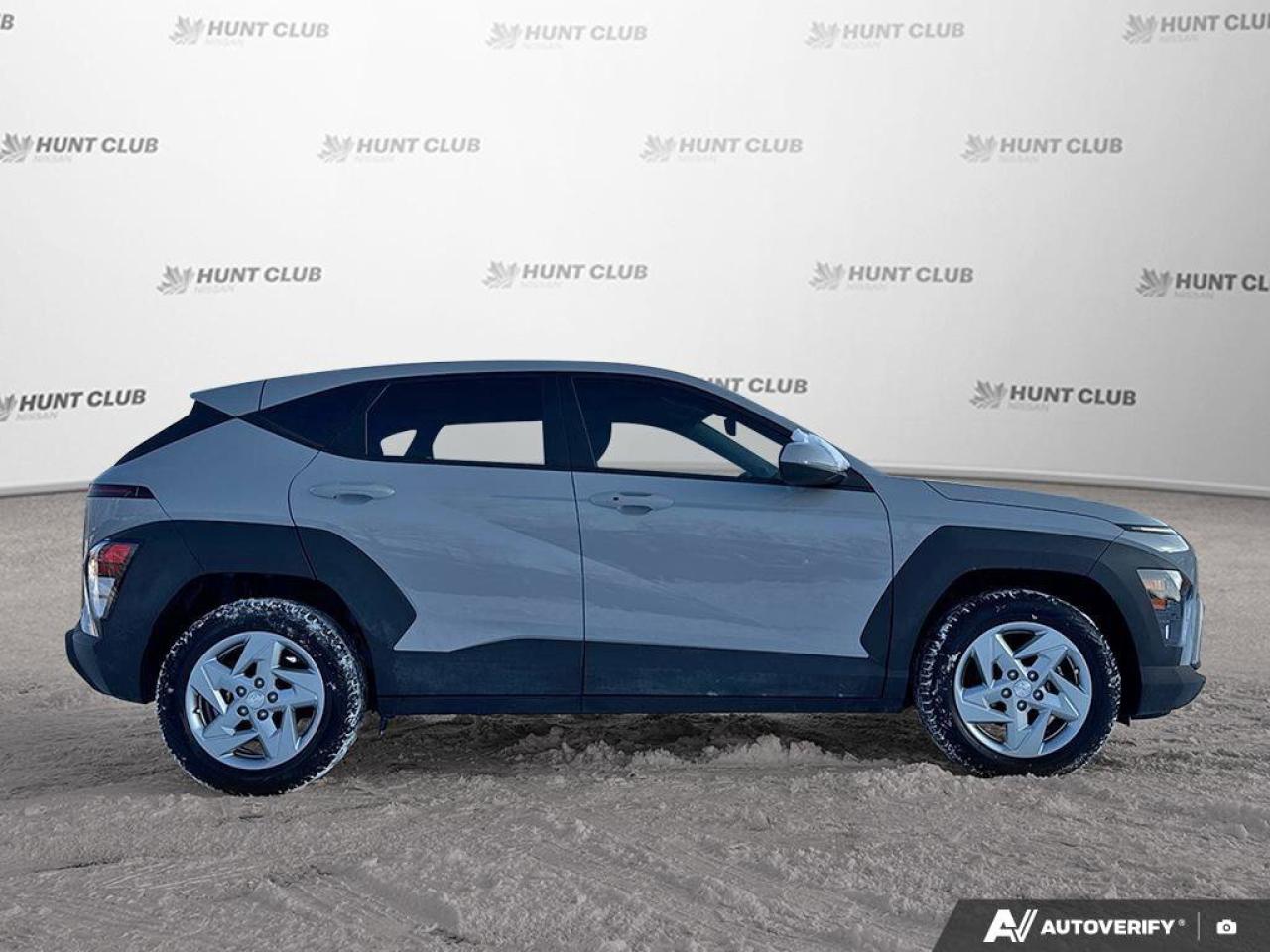 2025 Hyundai KONA Essential Photo
