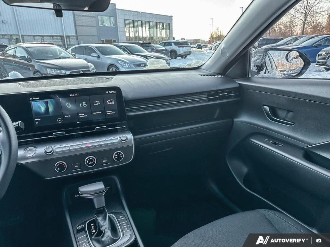 2025 Hyundai KONA Essential Photo