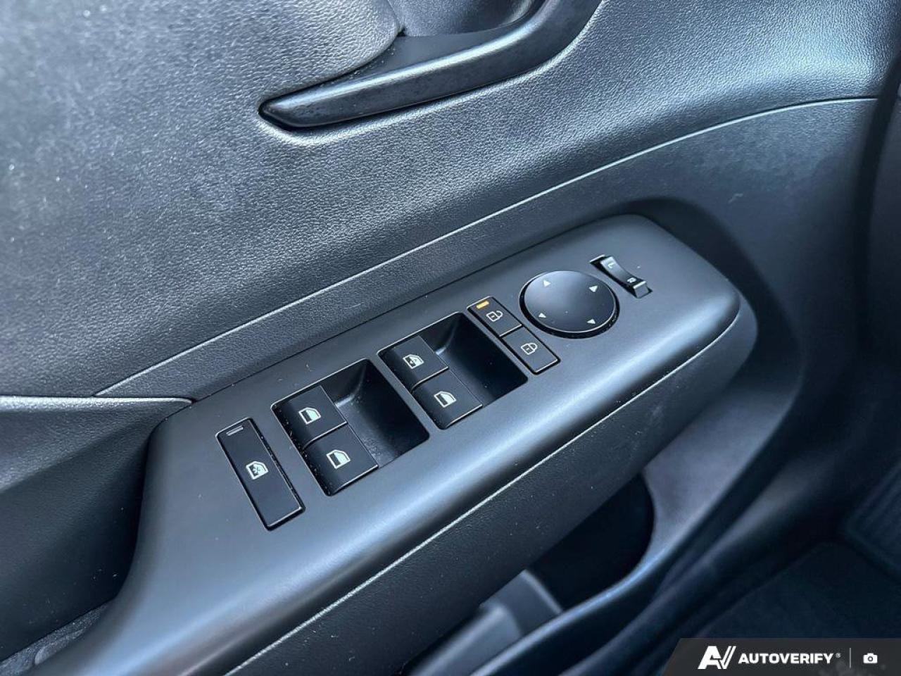 2025 Hyundai KONA Essential Photo