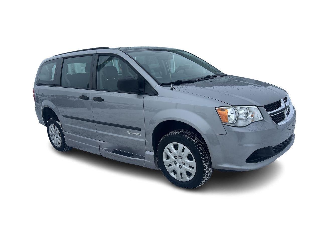 2016 Dodge Grand Caravan SE / SXT   Wheelchair Accessible Photo2