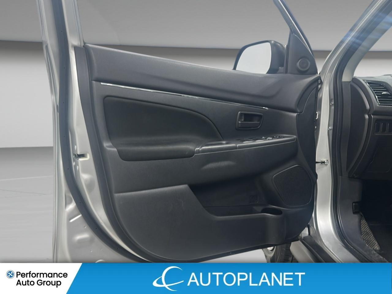 2023 Mitsubishi RVR ES AWD, Back Up Cam, Heated Seats, Bluetooth! Photo