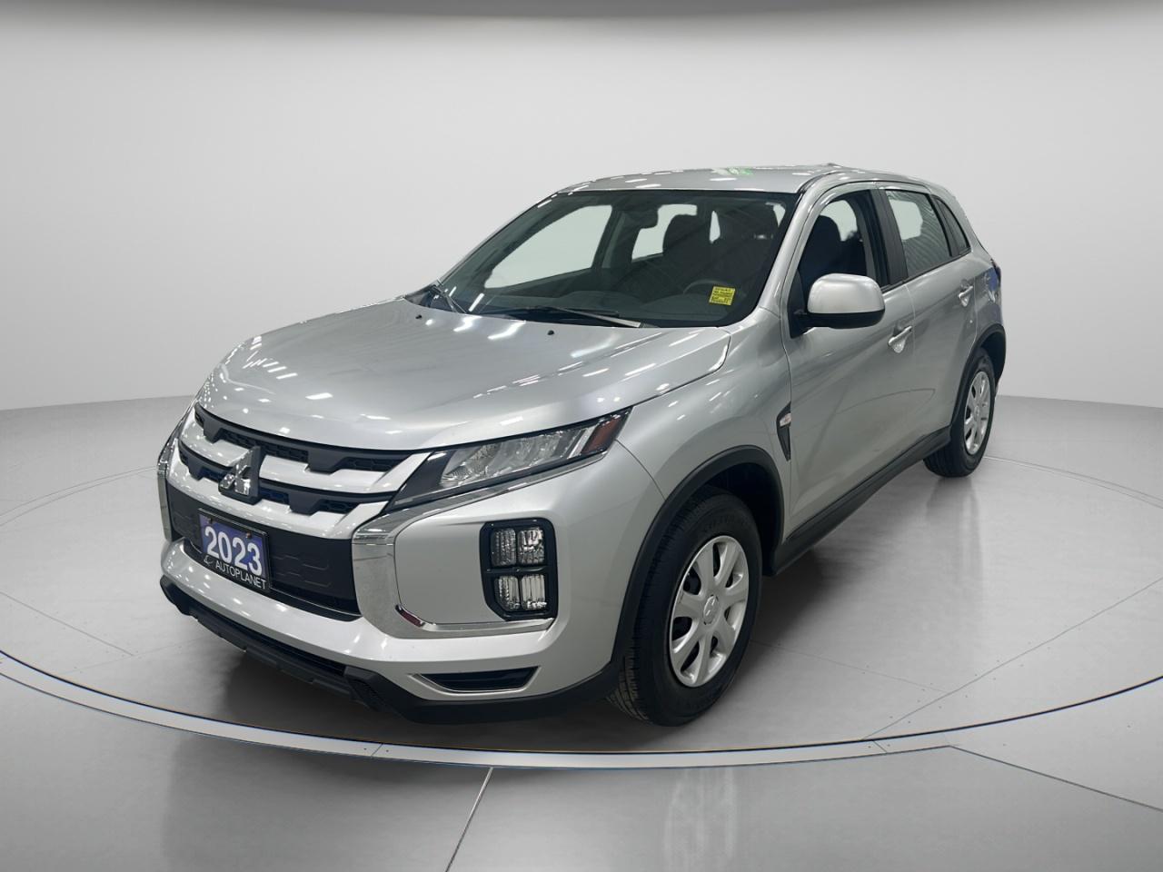 2023 Mitsubishi RVR ES AWD, Back Up Cam, Heated Seats, Bluetooth! Photo