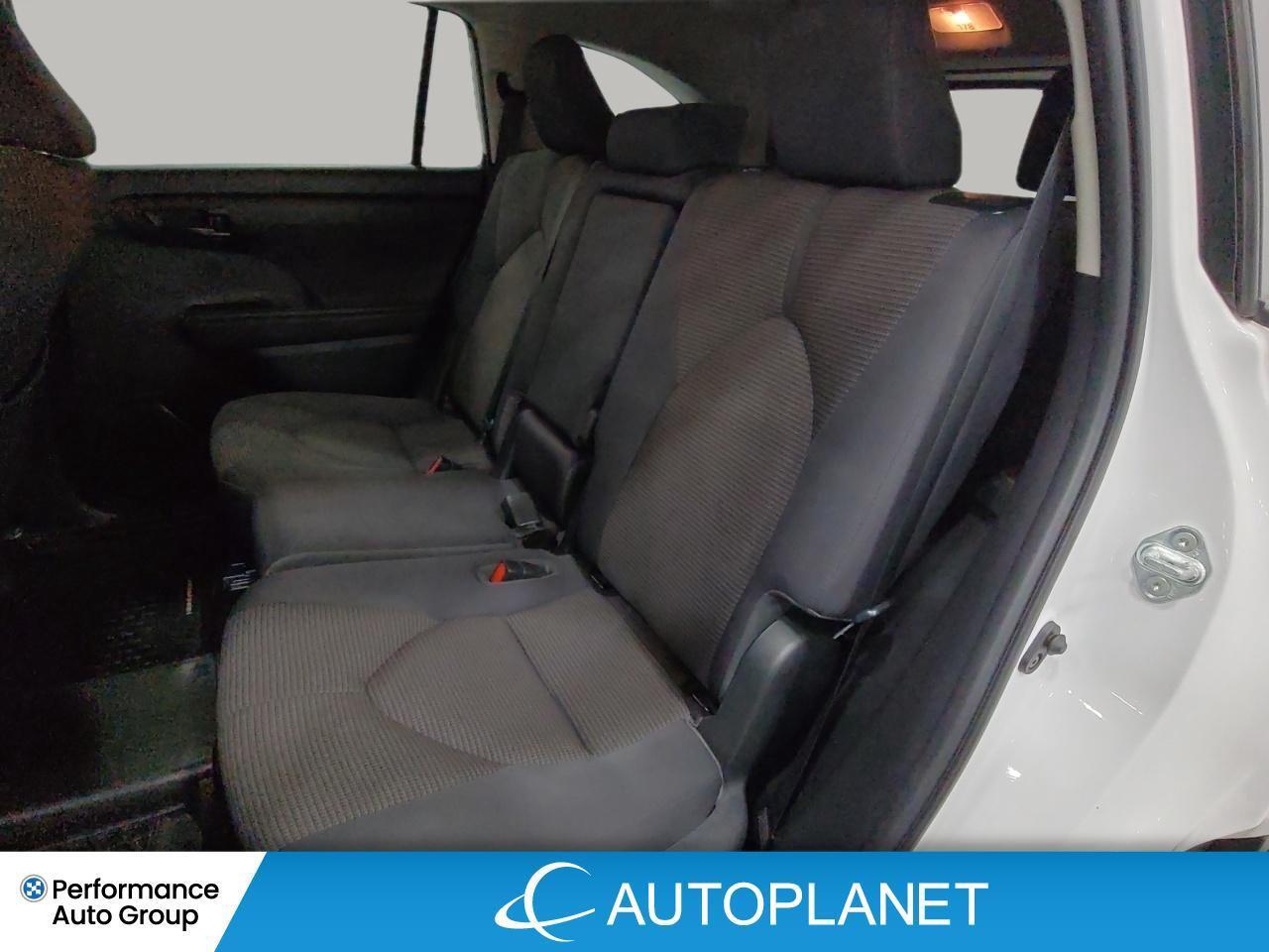 2023 Toyota Highlander LE AWD, Toyota Safety Sense 2.0, Heated Seats! Photo