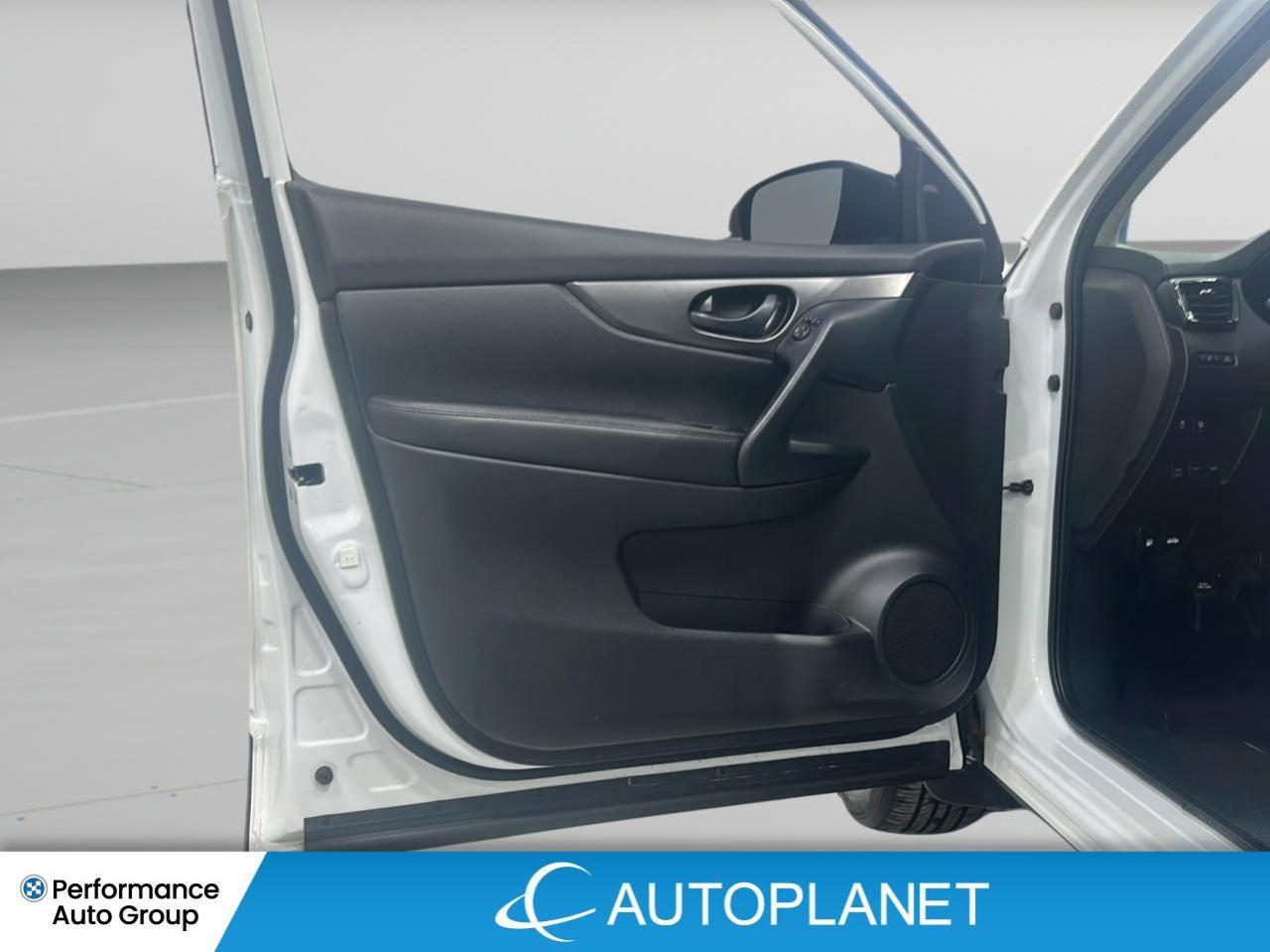 2023 Nissan Qashqai S AWD, Back Up Cam, Heated Seats, Bluetooth! Photo