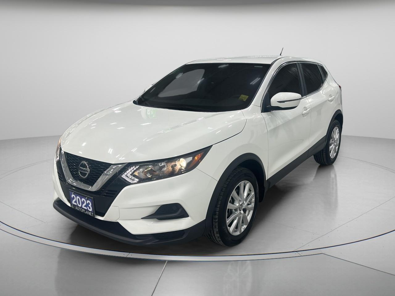 2023 Nissan Qashqai S AWD, Back Up Cam, Heated Seats, Bluetooth! Photo